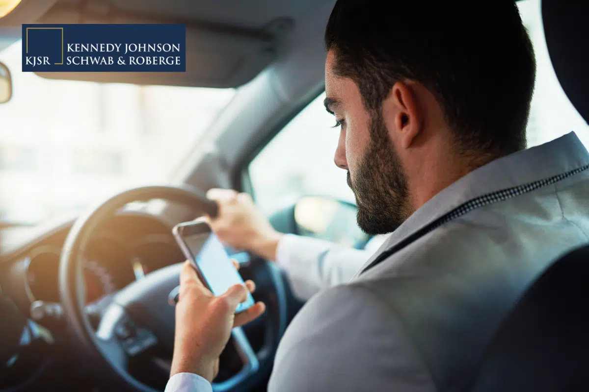 Connecticut Distracted Driving Attorney